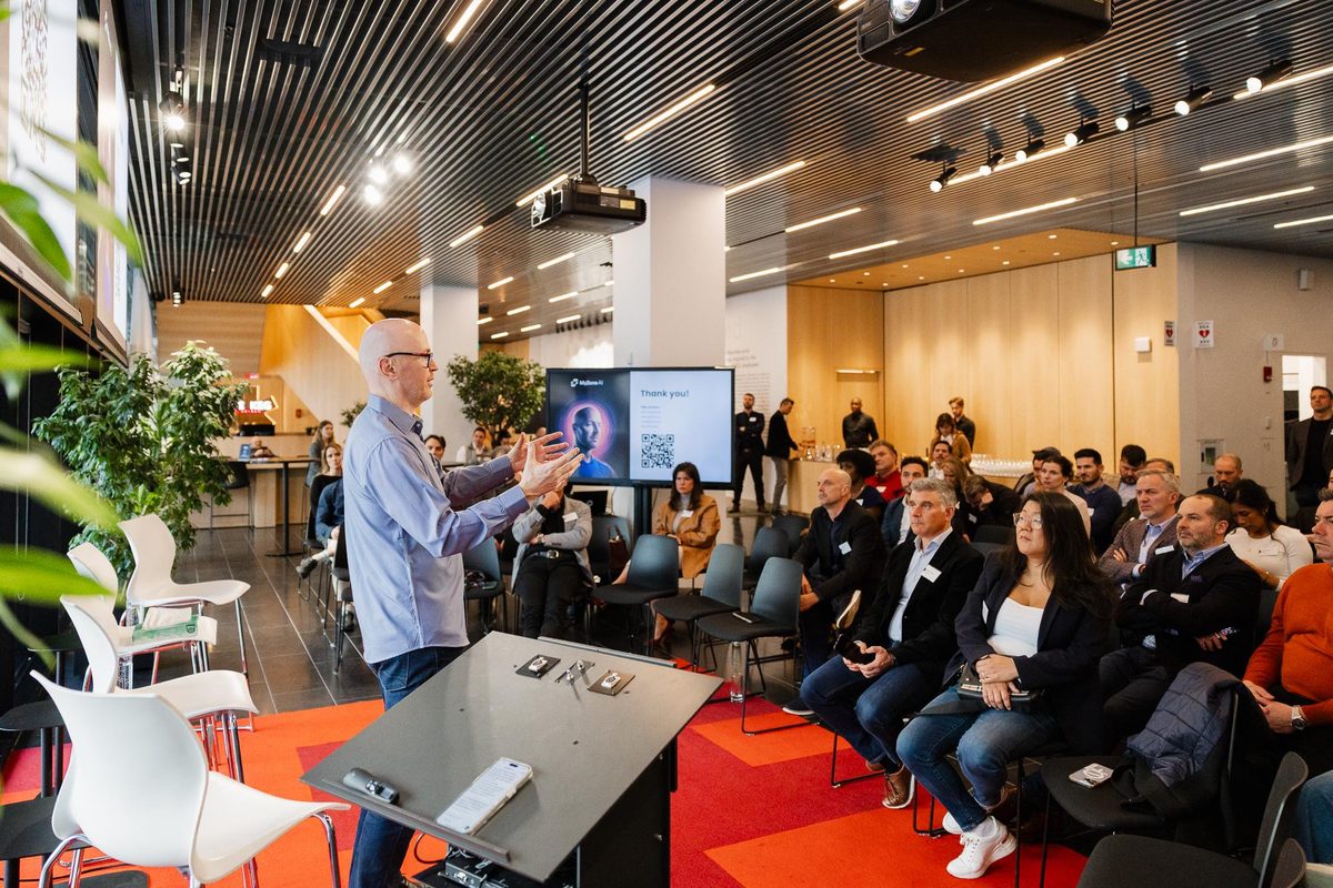 Mike Schwarz delivering the AI Wake-Up Call workshop to a live audience